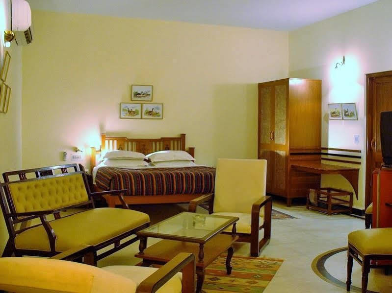 Hotel Inn Season Mahamandir Ngoại thất bức ảnh